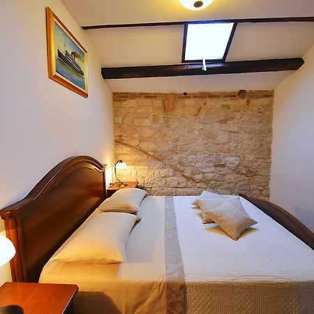 Antique Apartment Arsenale Rovinj Exteriér fotografie